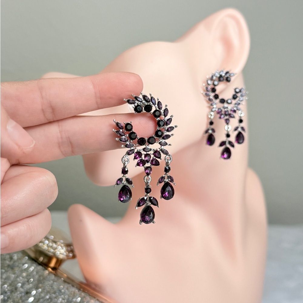 ⚜️ Chic Purple and Black Gemstone Earrings - Picture 4 of 6